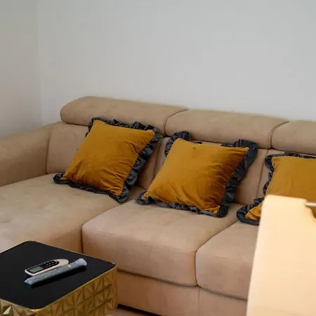 Del Alma Apartment Split