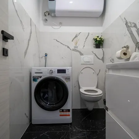 Del Alma Apartment Split