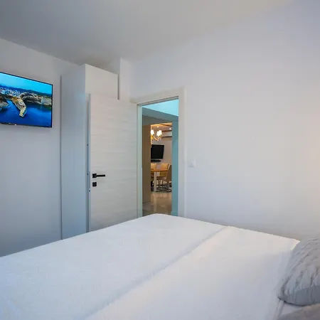 Del Alma Apartment Split